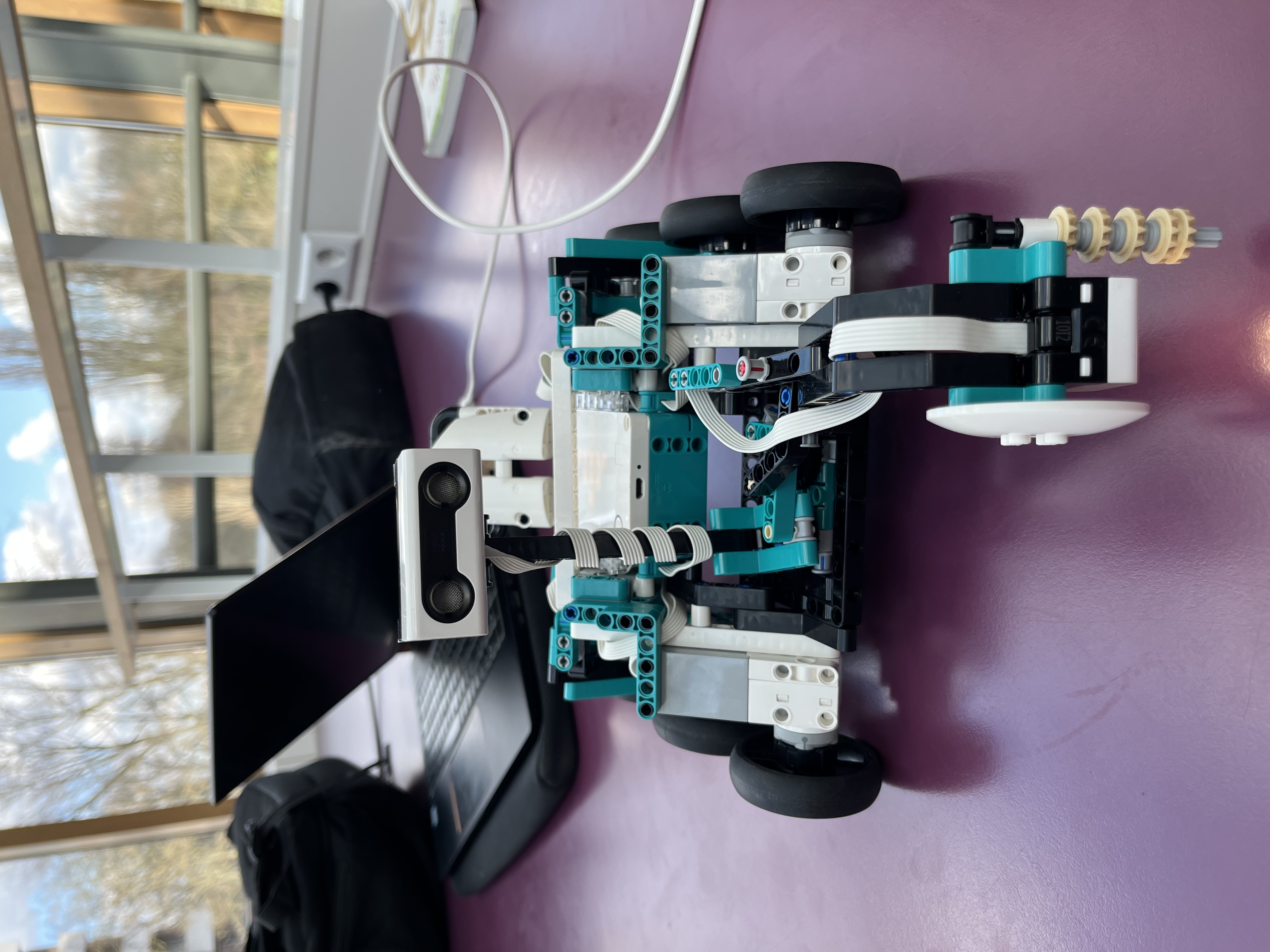 Vooraanzicht Terrain Explorer